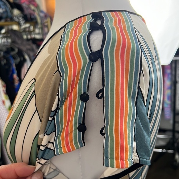 VINTAGE BCBG Max Azria Button Trim Shoulder Butterfly Print Jersey Knit Dress - Picture 4 of 6